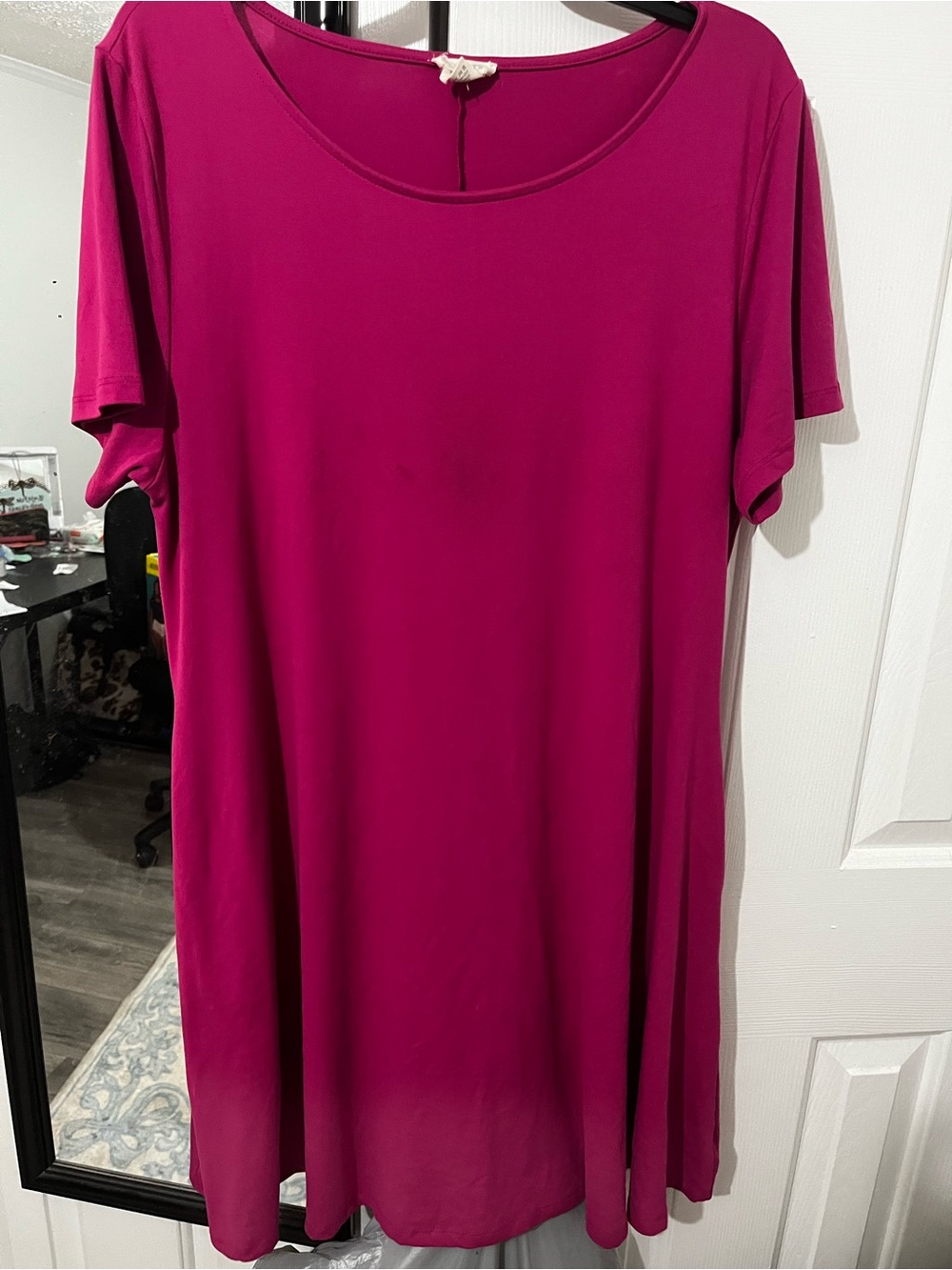 Women’s Short Sleeve Scoop Neck Tunic Top - Fuchsia